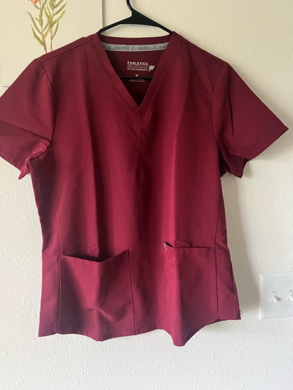Fabletics Women's V-Neck Method 2-Pocket Scrub Top Wine